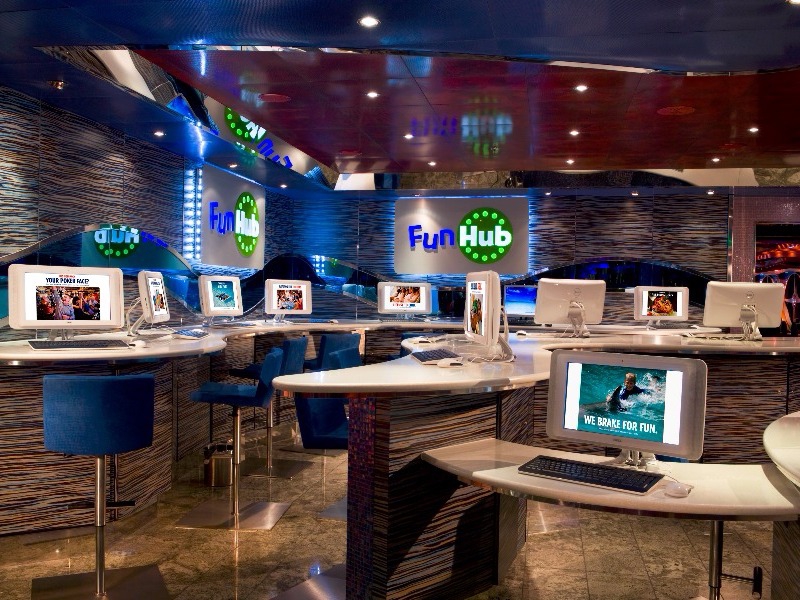 Carnival Croisière Dream Café internet FunHub