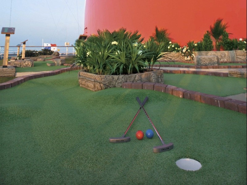 Croisière Carnival Freedom Mini golf