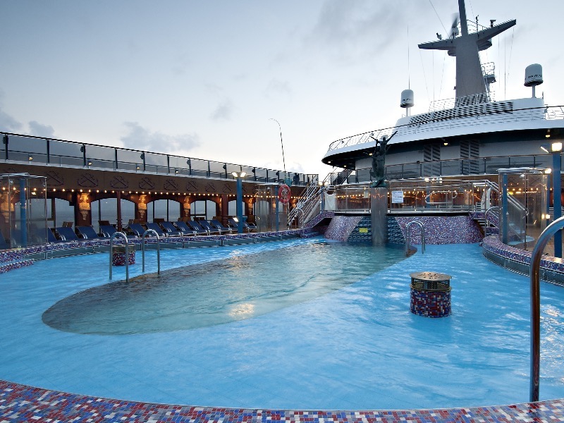 CCL Carnival Croisière Miracle Piscine