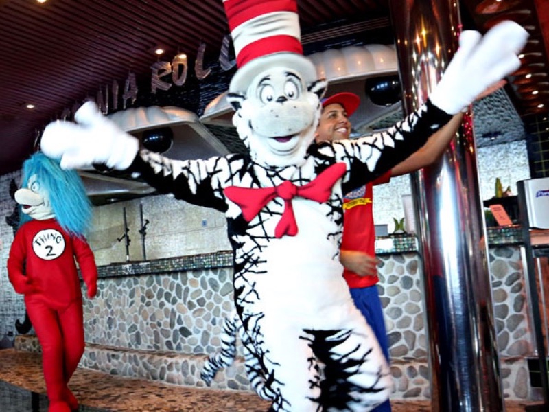 CCL Carnival Croisière Parade Seuss A-Palooza