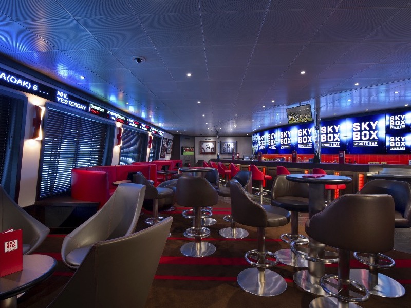 CCL Carnival Croisière Radiance Bar Sports Skybox