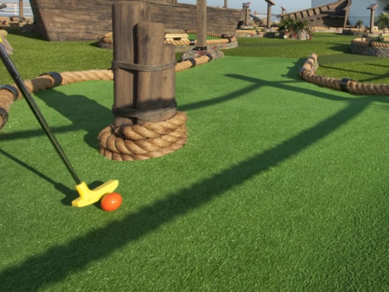 CCL Carnival Pride Minigolf