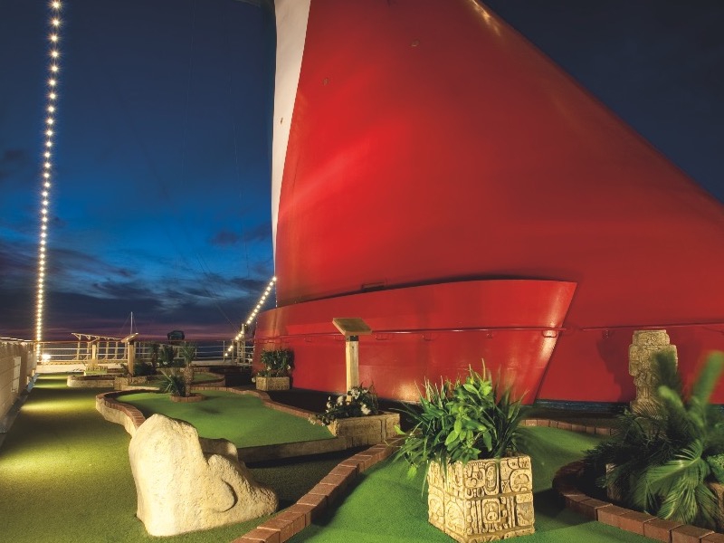 Croisière CCL Carnival Conquest Minigolf
