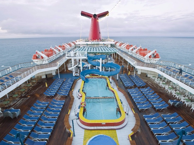 Croisière Ccl Carnival Elation Piscine