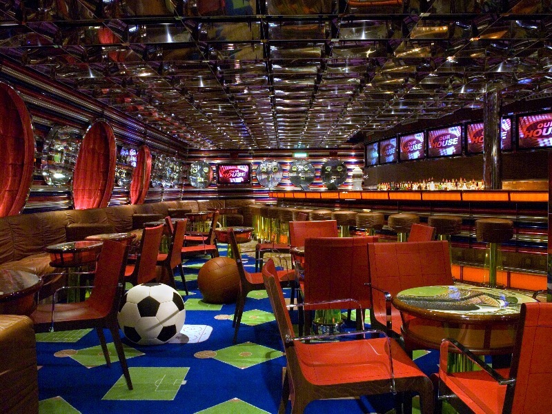 Croisière CCL Carnival Splendor Bar Sportif Our House