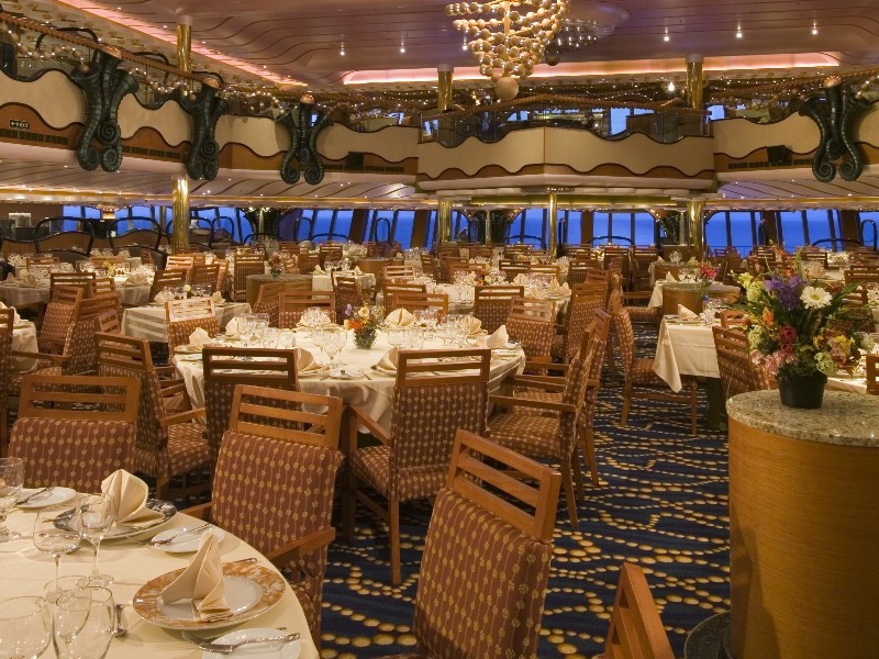 Croisière CCL Carnival Splendor Salle à Manger du restaurant The Gold Pearl