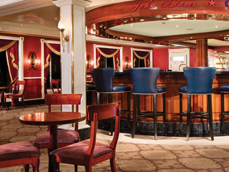Croisière NCL Norwegian Pride of America Café Bar John Adam