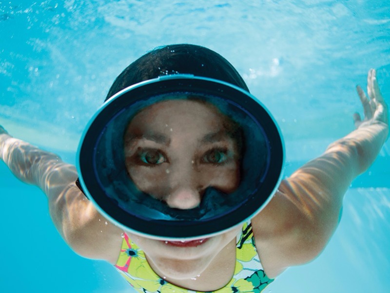 Croisière RCI Royal Caribbean Harmony of the Seas plongée dans la piscine
