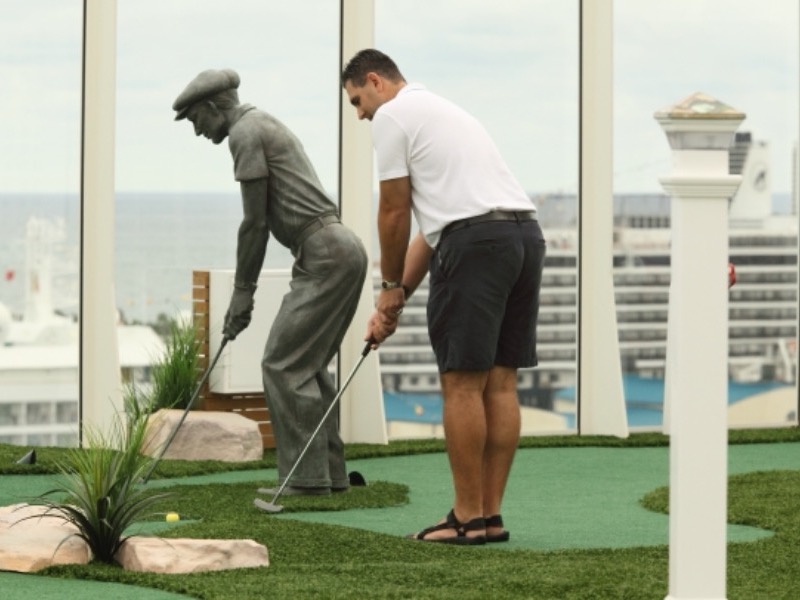 Croisière RCI Royal Caribbean Minigolf