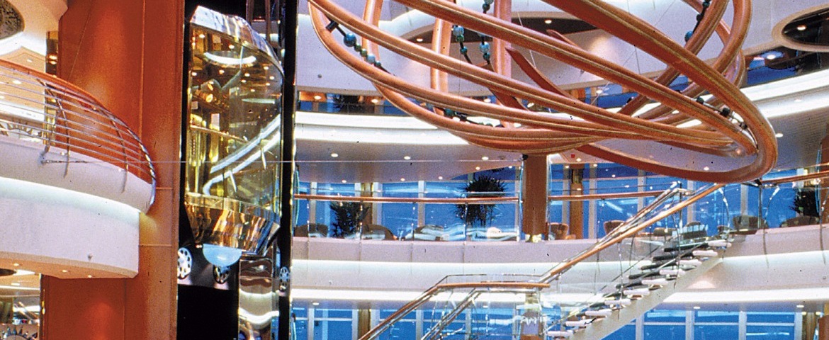 Croisière RCI Royal Caribbean Vision of the Seas The Centrum