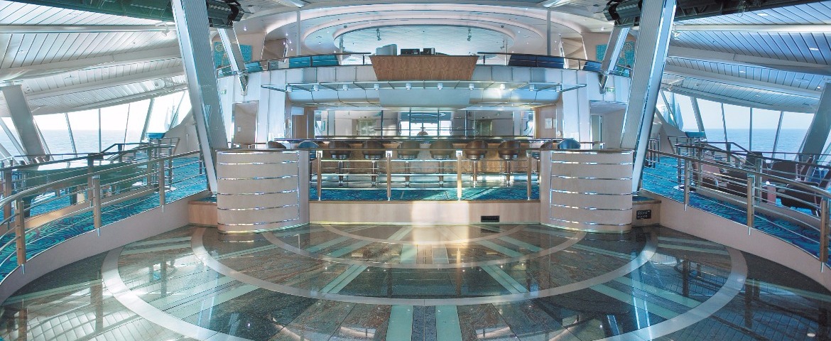 Croisière RCI Royal Caribbean Vision of the Seas Viking Crown Lounge