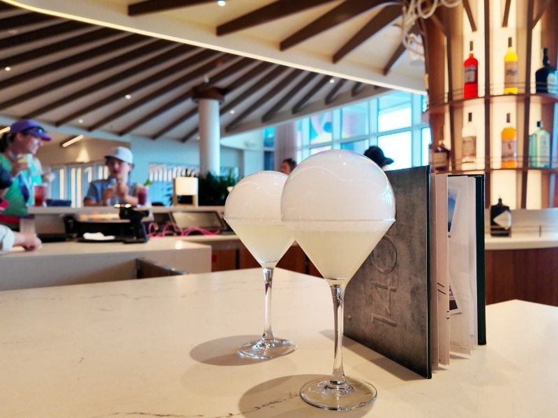 croisière royal caribbean icon of the seas 1400 Lobby Bar