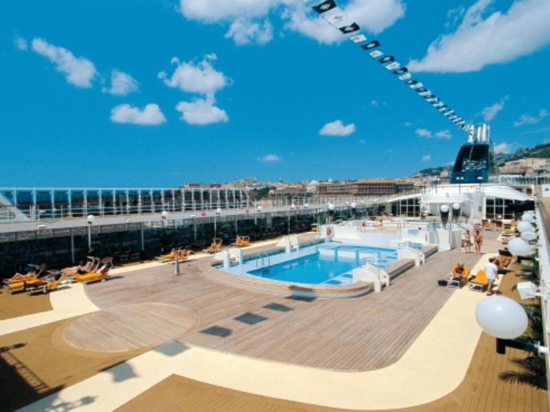 Croisières MSC Opera Piscine