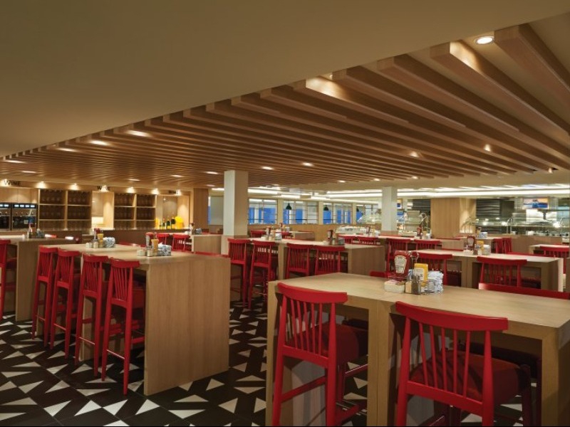 Norwegian Bliss Buffet Garden Café