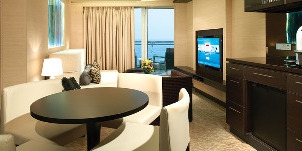 ncl norwegian cruise line breakaway the haven penthouse face à l'arrière avec chambre des maîtres et balcon