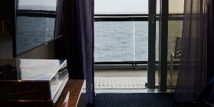 Virgin Voyages Resilient Lady Gorgeous Suite Adaptée