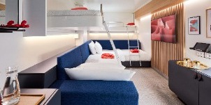 Virgin Voyages Resilient Lady Intérieure Social