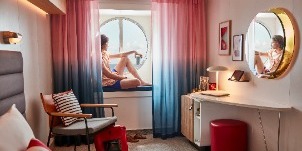 Virgin Voyages Resilient Lady Vue mer